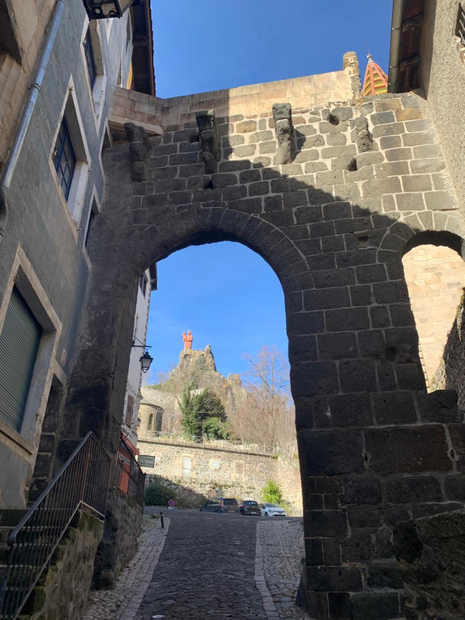 Aux Portes Du Mont Anis Le Puy-en-Velay 外观 照片